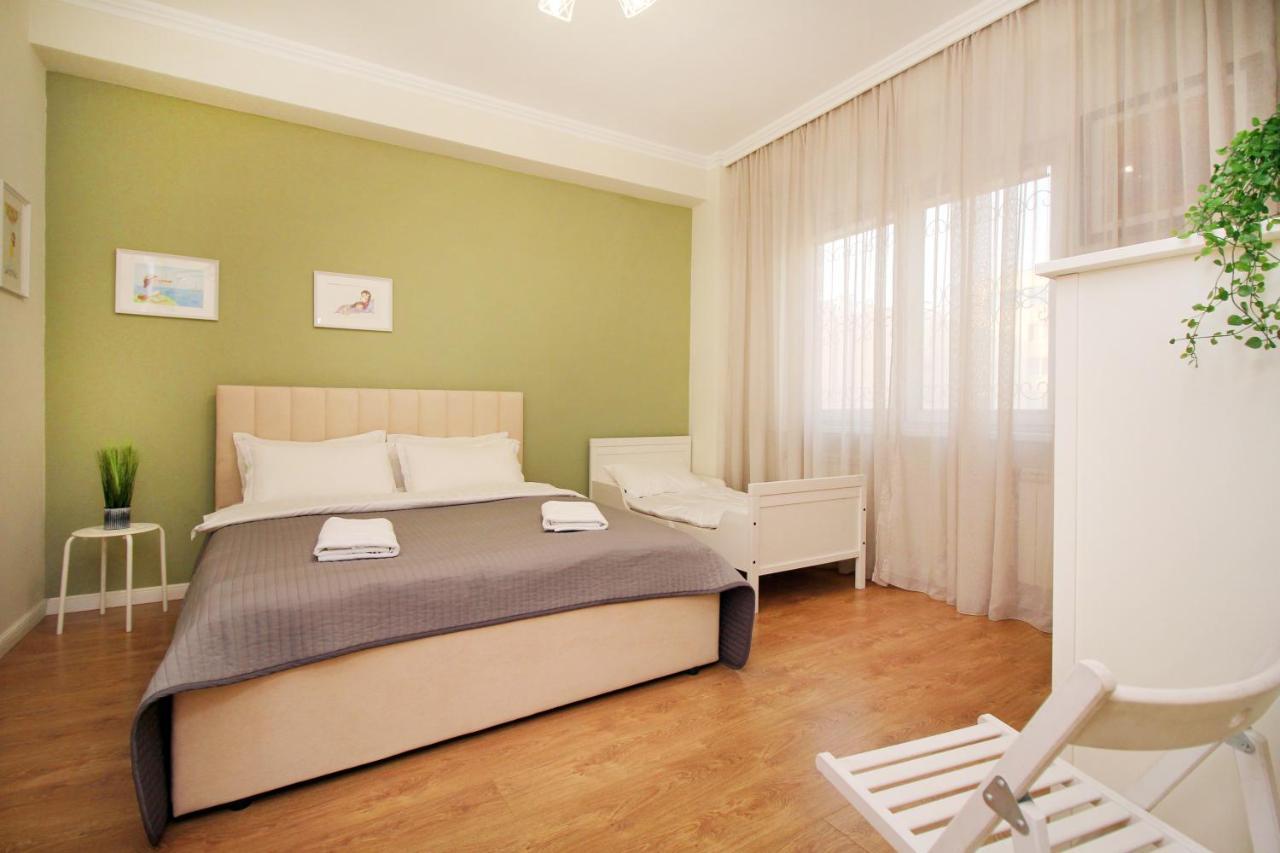 Perfect Spacious Apartment 356 アルマトイ エクステリア 写真