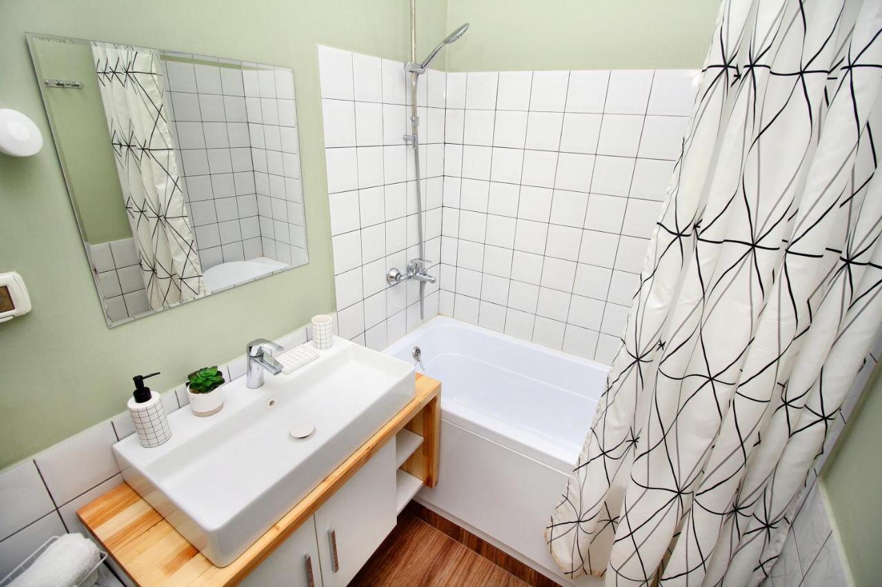 Perfect Spacious Apartment 356 アルマトイ エクステリア 写真