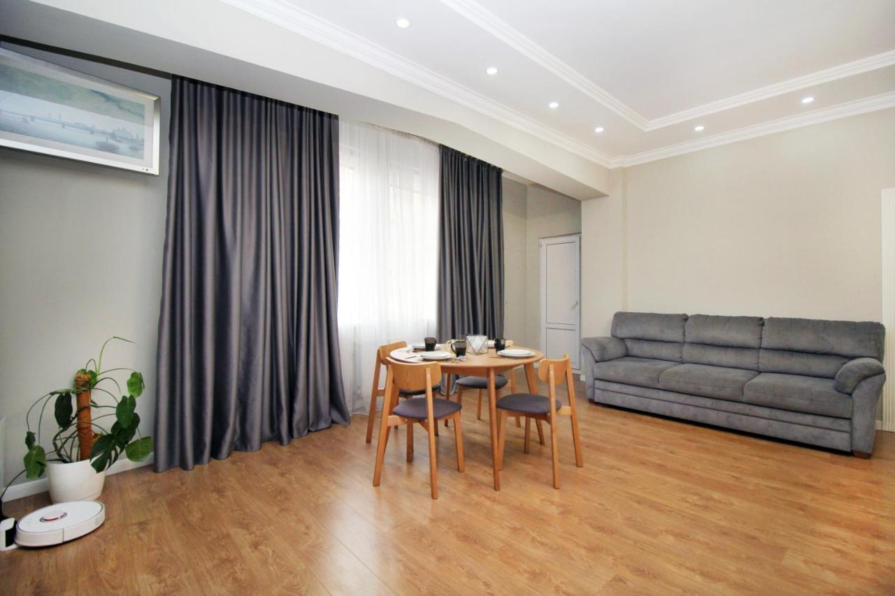 Perfect Spacious Apartment 356 アルマトイ エクステリア 写真